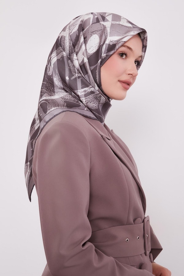 LevidorK.Gri Harf Baskılı Twill İpek Eşarp