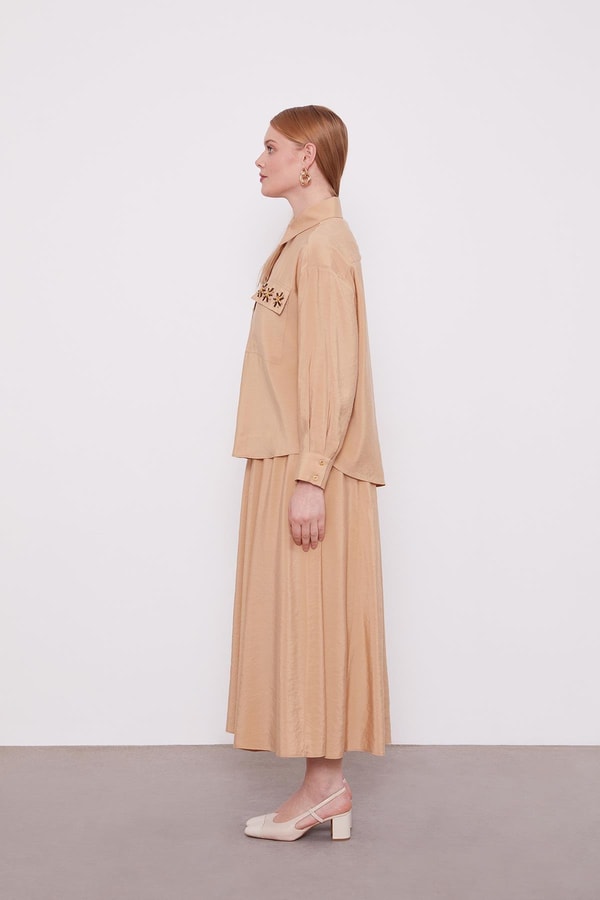 LevidorK.Bej Cep Boncuk Papatya Detaylı Etek Takım