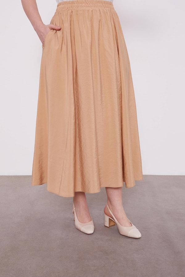 LevidorK.Bej Cep Boncuk Papatya Detaylı Etek Takım