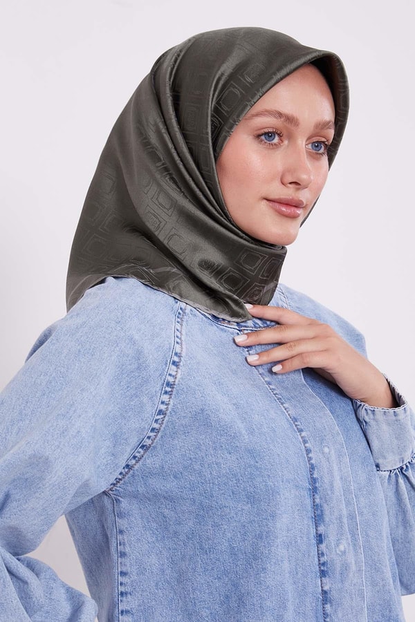 LevidorK.Haki Baklava Desen Monogram İpek Eşarp