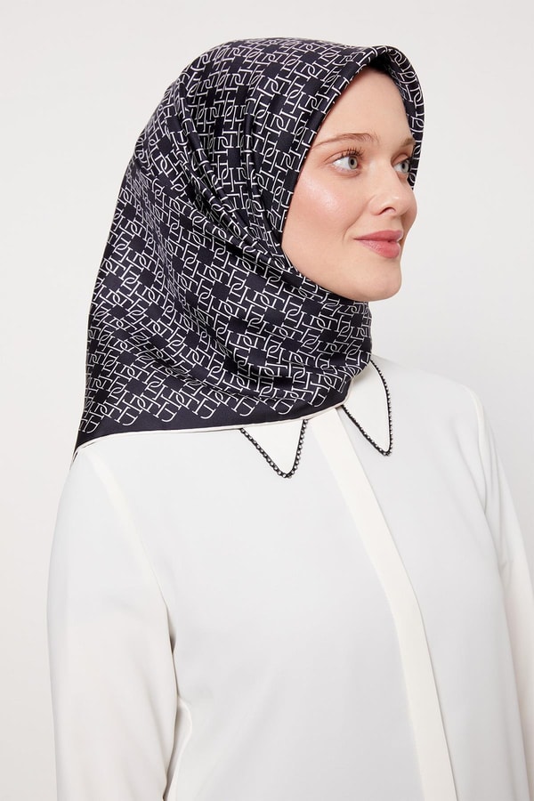 LevidorK.Lacivert Çizgili Sarmal Desen Twill İpek Eşarp