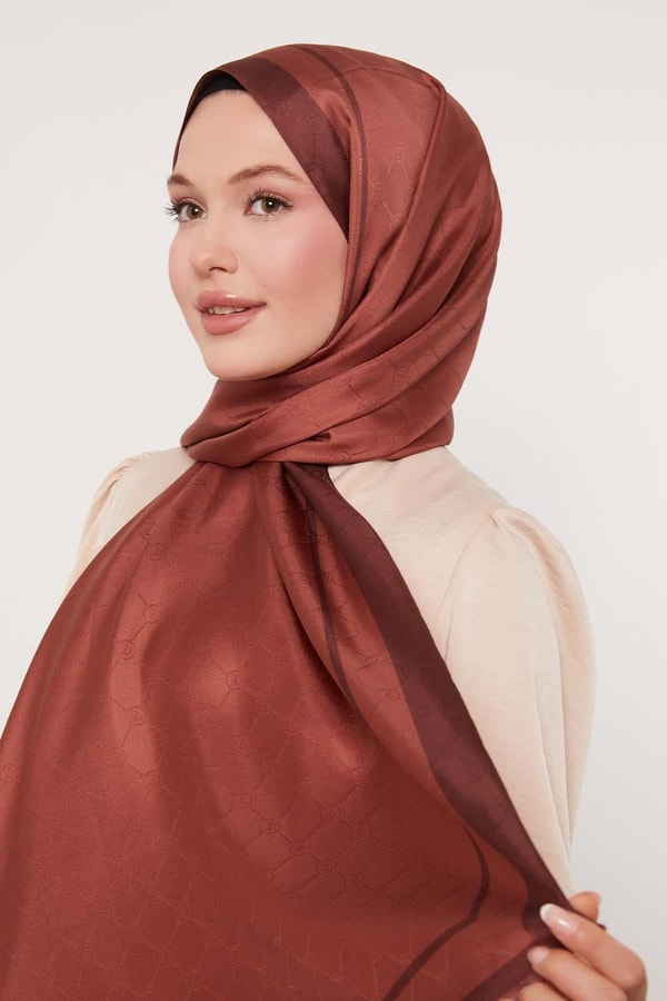 LevidorK.Bordo Şerit Detay Monogram İpek Şal
