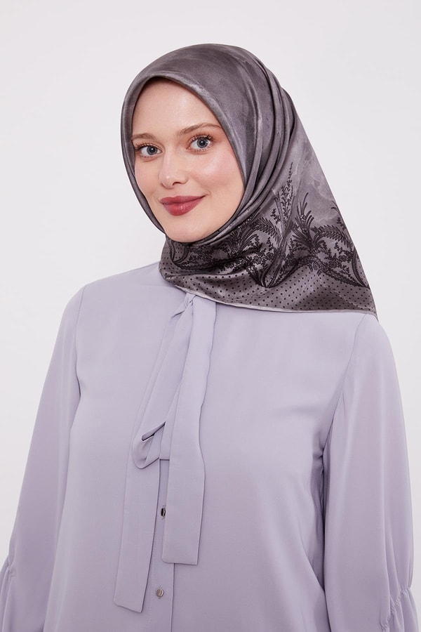 LevidorK.Gri Kenar Benekli Twill İpek Eşarp