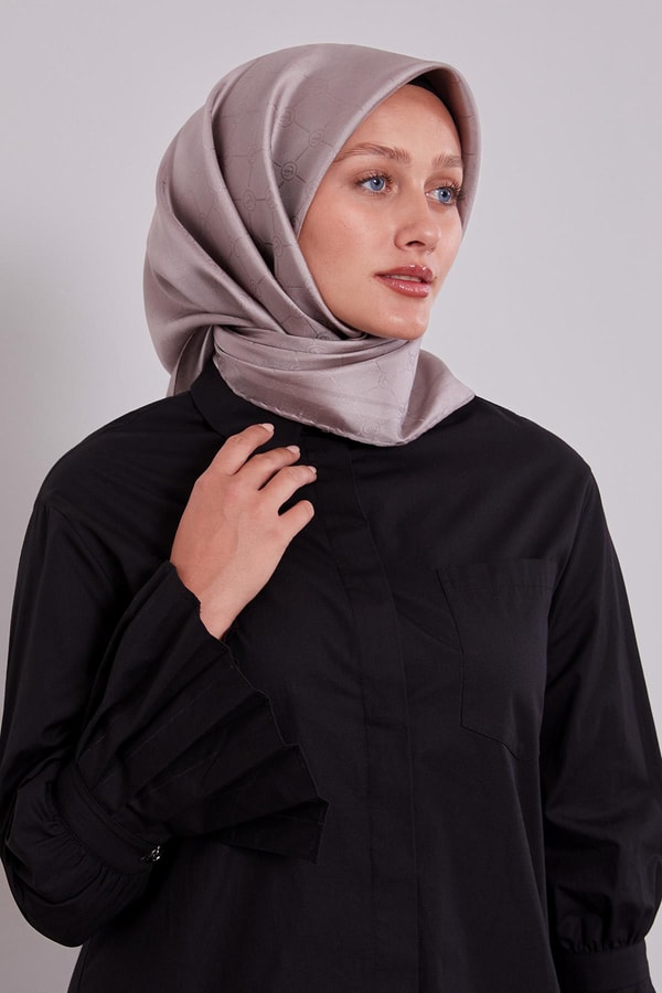 LevidorK.Vizon Kenar Şeritli Monogram İpek Eşarp