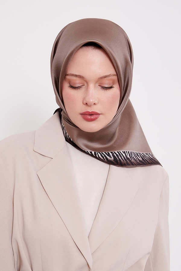 LevidorK.Vizon Kenar Leopar Desen Twill İpek Eşarp