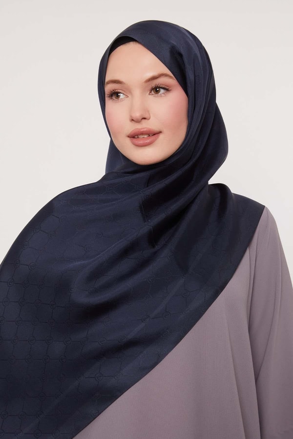 LevidorK.Lacivert Şerit Detay Monogram İpek Şal