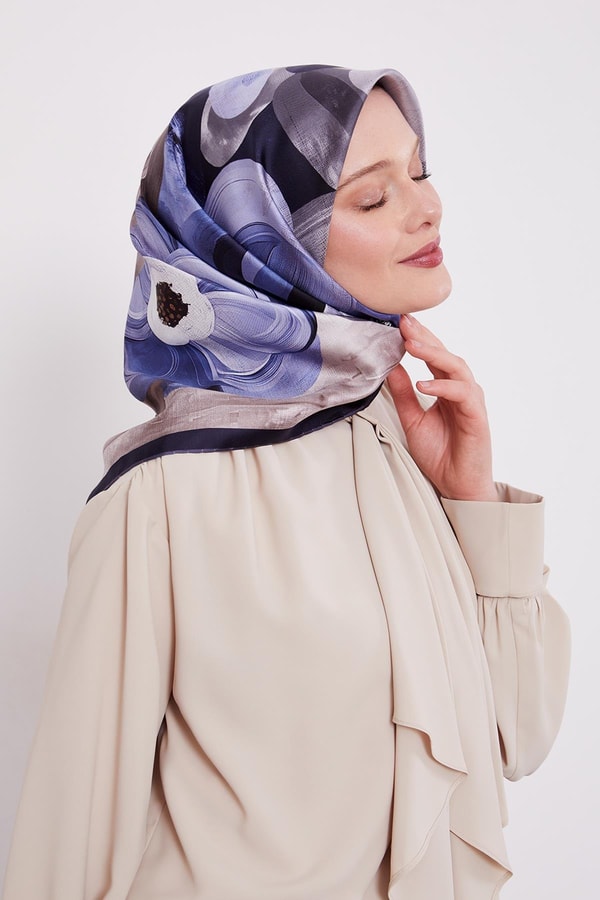 LevidorK.Lacivert Menekşe Desen Twill İpek Eşarp