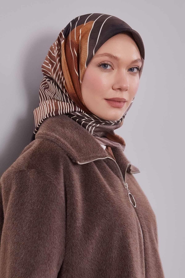 LevidorKahve Desenli Twill İpek Eşarp