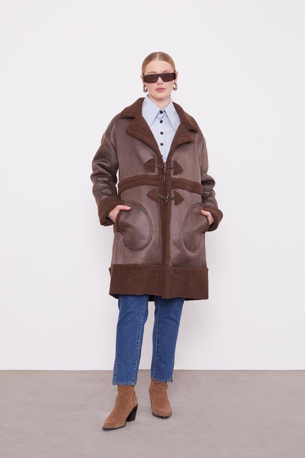 LevidorKahve Düğme Kapamalı Yün Astarlı Suni Deri Kaban