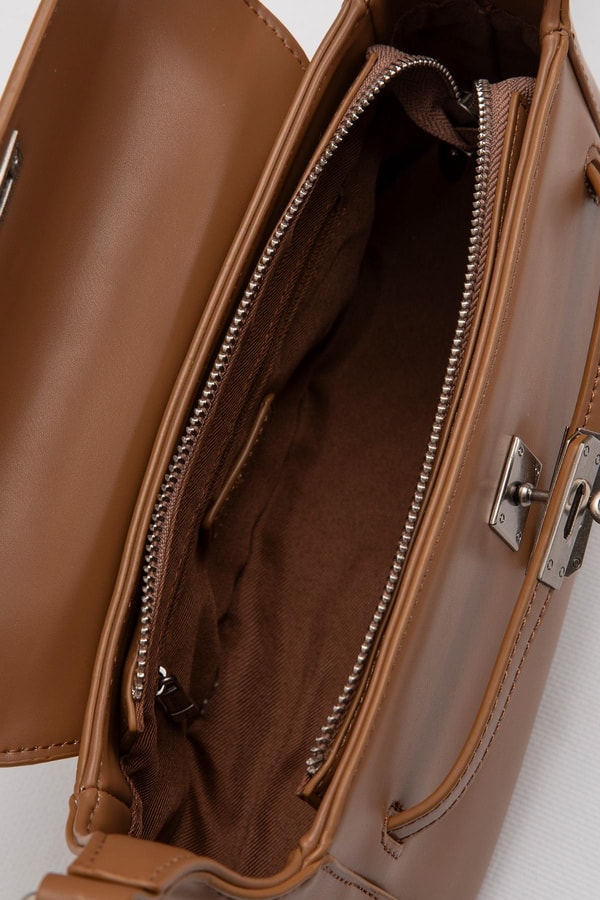 LevidorKahve Kalp Aksesuar Detaylı Omuz Çantası