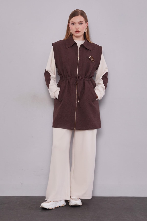 LevidorKahve Kendinden Desenli Yelekli Üçlü Takım