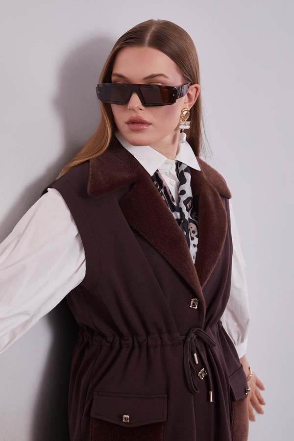 LevidorKahve Kürk Yaka Detaylı Yelek Takım