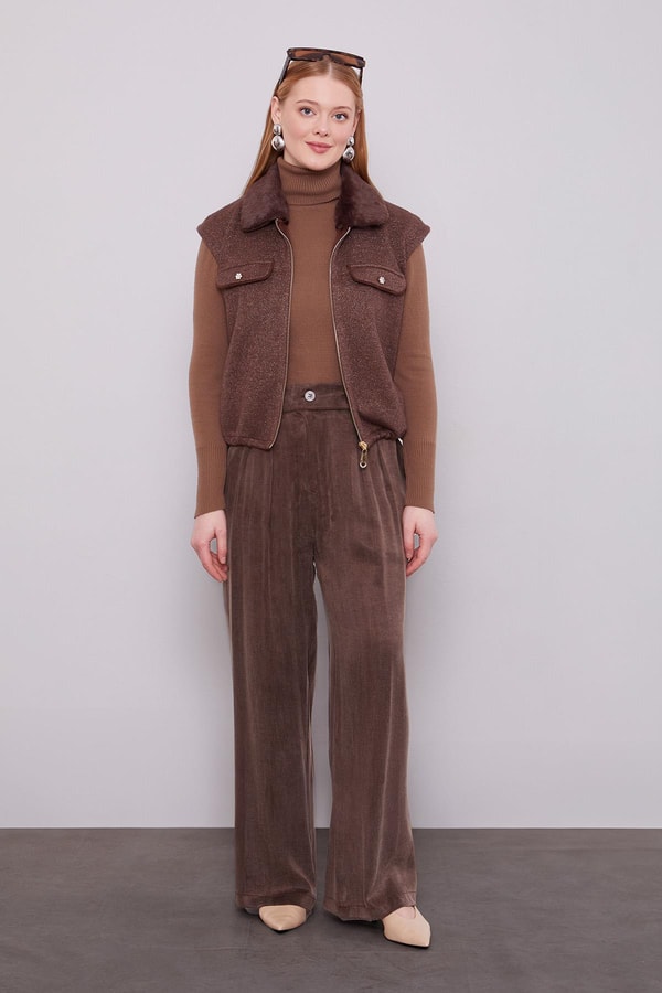 LevidorKahve Yakası Kürk Detaylı Kaşmir Yelek