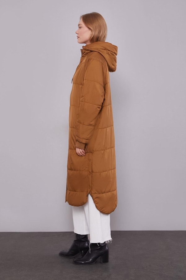 LevidorKahve Yanları Çıt Çıt Detaylı Kapüşonlu Şişme Mont