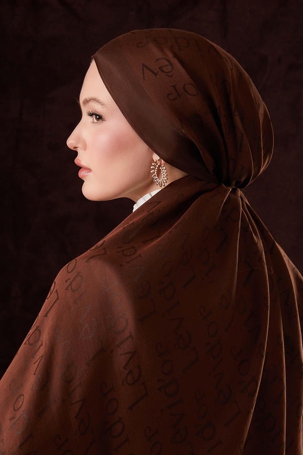 LevidorKahve Yazı Baskılı Naia Jakar Şal