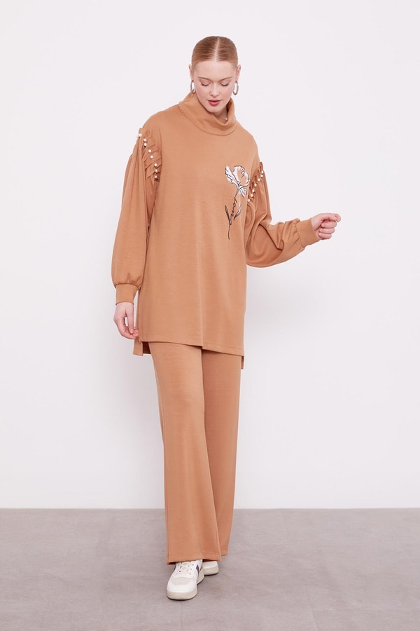 LevidorKaramel İnci Kol Detaylı Spor Takım