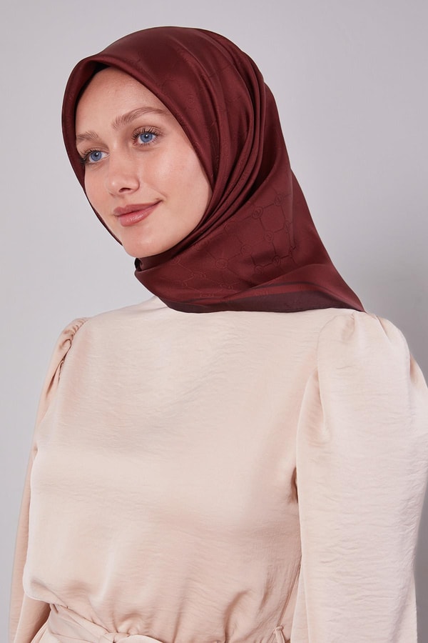 LevidorKırmızı Kenar Şeritli Monogram İpek Eşarp