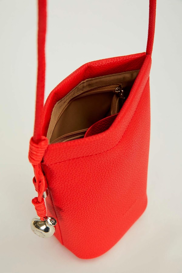 LevidorKırmızı Metal top Aksesuarlı Omuz Çantası
