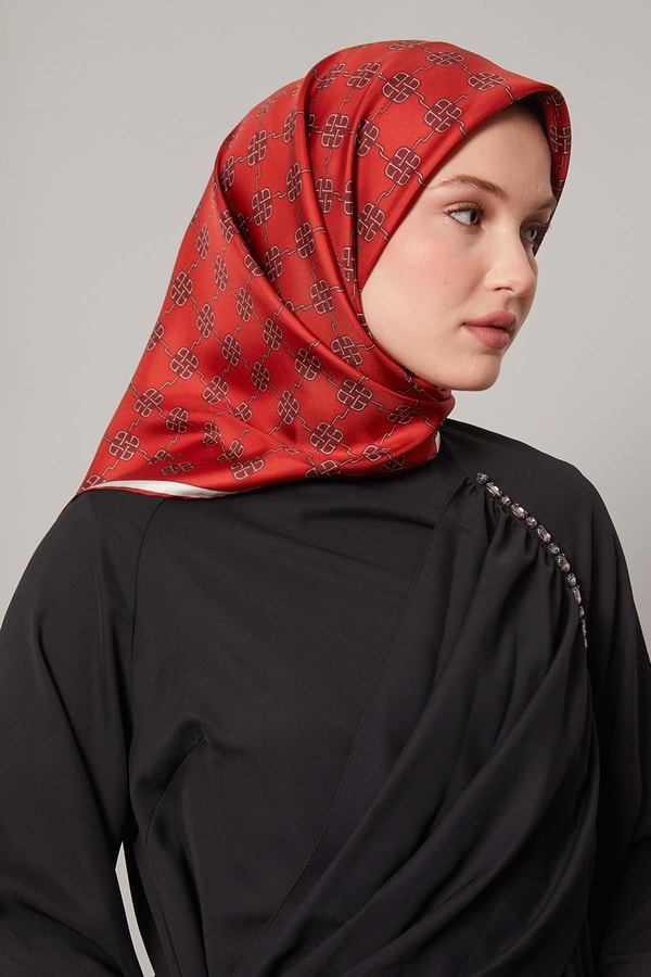 LevidorKırmızı Mini Yonca Desen Twill İpek Eşarp