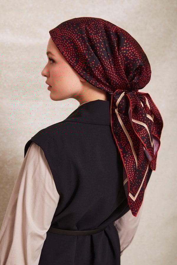 LevidorKırmızı Noktalı Daireler Bask. Twill İpek Eşarp
