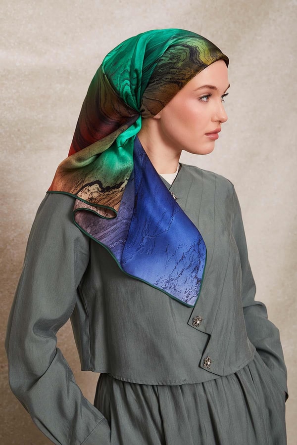 Levidorkırmızı-yeşil Karmaşık Desen Twill İpek Eşarp