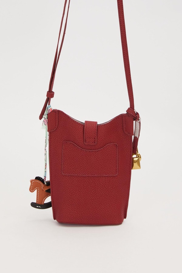 LevidorKOYU KAHVE Atlı Charm Detaylı Omuz Çantası