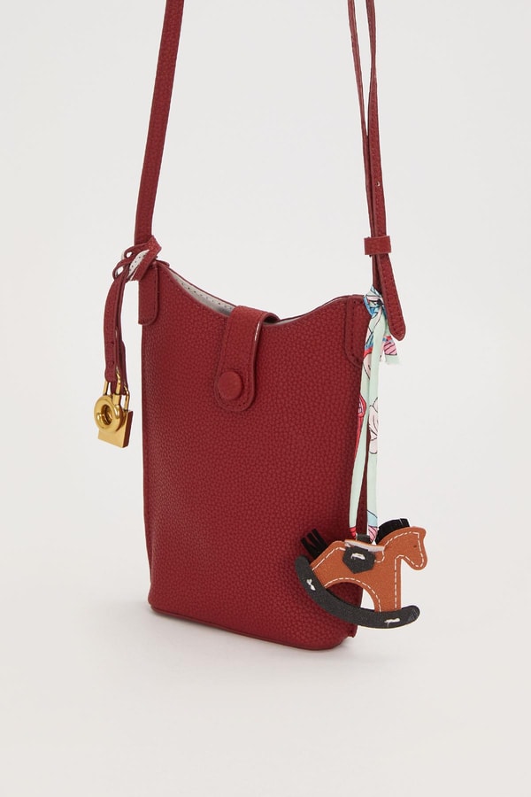 LevidorKOYU KAHVE Atlı Charm Detaylı Omuz Çantası