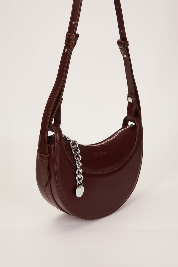 LevidorKOYU KAHVE Zincir Aksesuarlı Baget Omuz Çantası