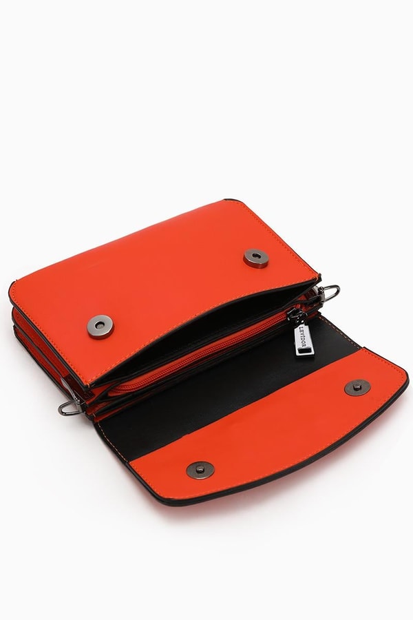 LevidorKoyu Mor Metal Logolu Omuz Çantası