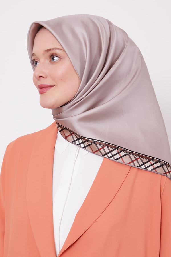 LevidorKrem Ekose Kenar Twill İpek Eşarp