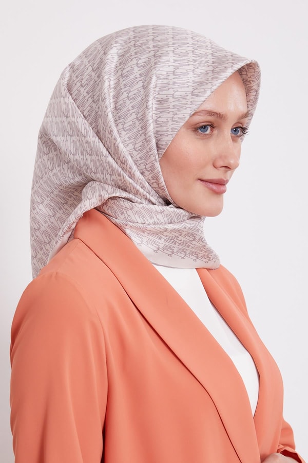 LevidorKrem El Yazısı Desen Twill İpek Eşarp