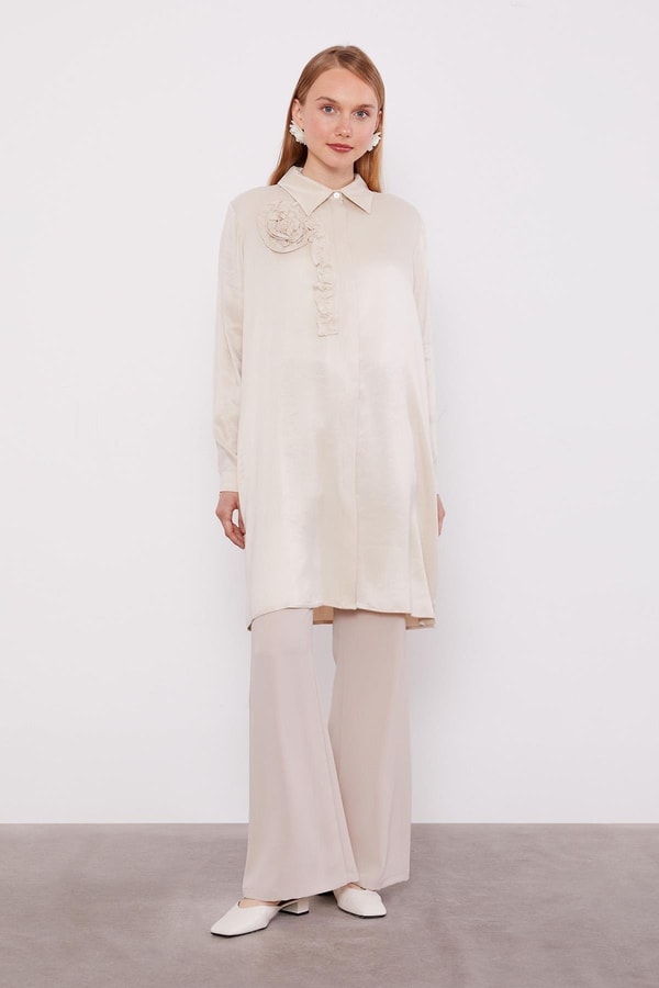LevidorKrem Fırfır Çiçek Detay Cupra Gömlek