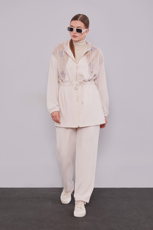 LevidorKrem Gül Detaylı Bel Büzgülü İkili Takım