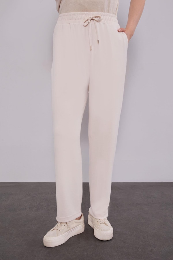 LevidorKrem Gül Detaylı Bel Büzgülü İkili Takım