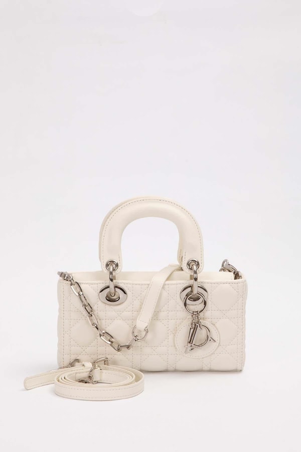 LevidorKrem Kapitone Logo Aksesuarlı Omuz Çantası