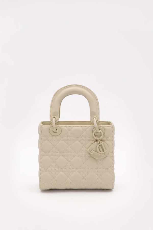 LevidorKrem Kare Aksesuar Detaylı El Çantası