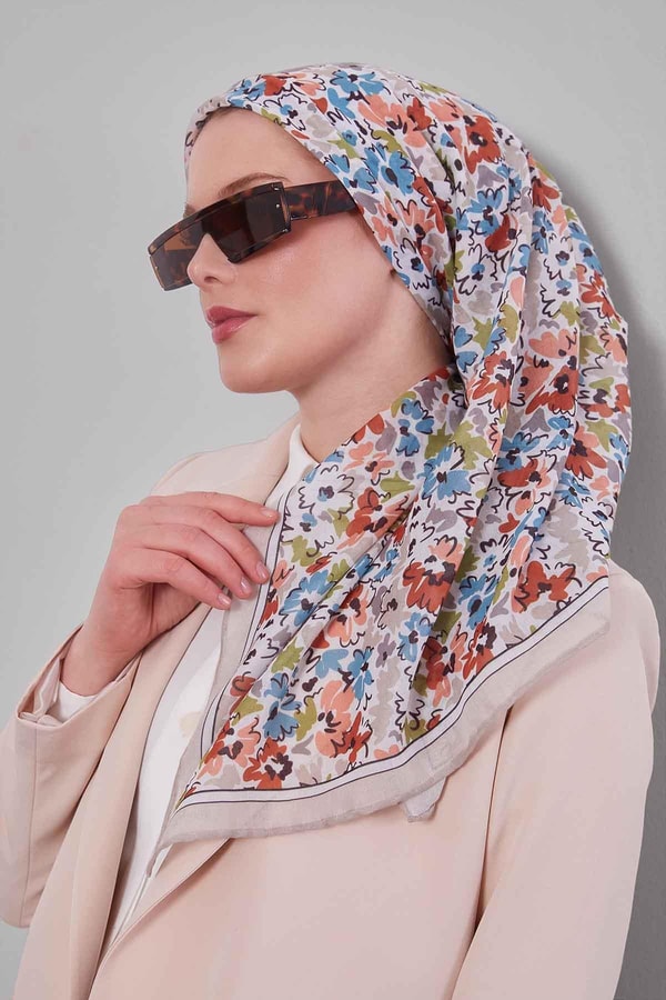 LevidorKrem Karışık Çiçek Desen Soft Eşarp