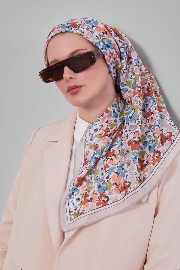LevidorKrem Karışık Çiçek Desen Soft Eşarp