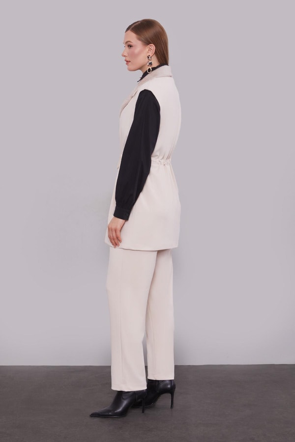 LevidorKrem Kürk Yaka Detaylı Yelek Takım