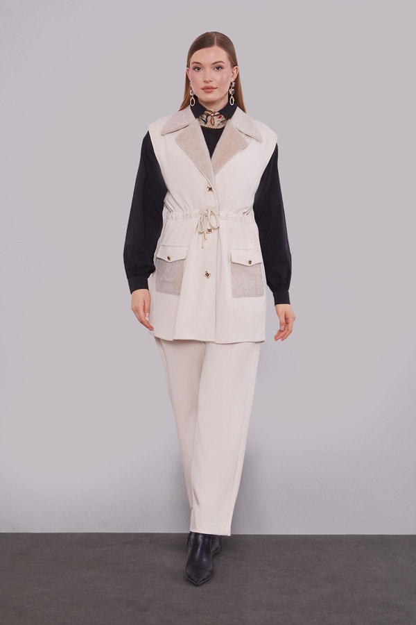 LevidorKrem Kürk Yaka Detaylı Yelek Takım