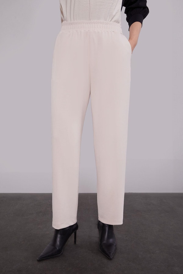 LevidorKrem Kürk Yaka Detaylı Yelek Takım