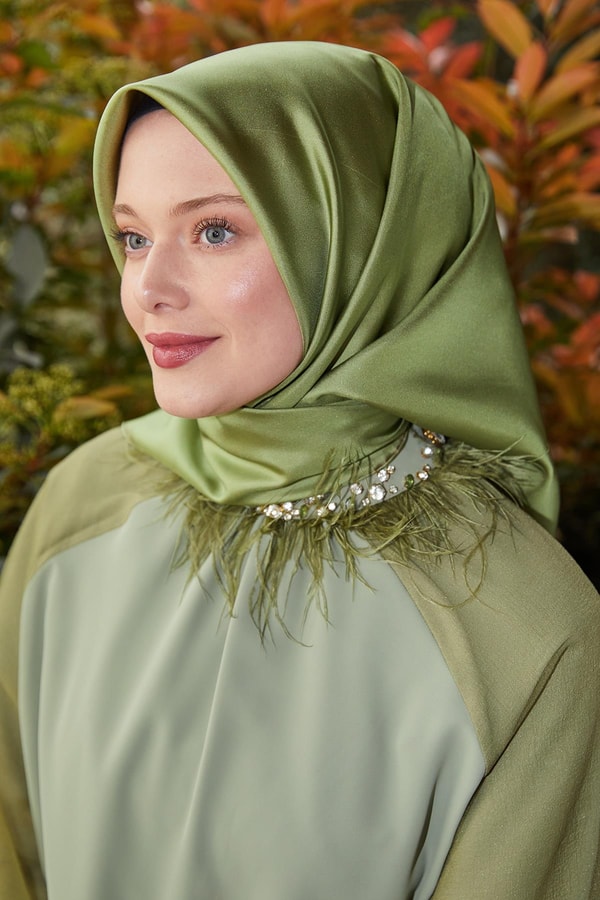 LevidorKrem-Yeşil Çift Taraflı Twill İpek Eşarp