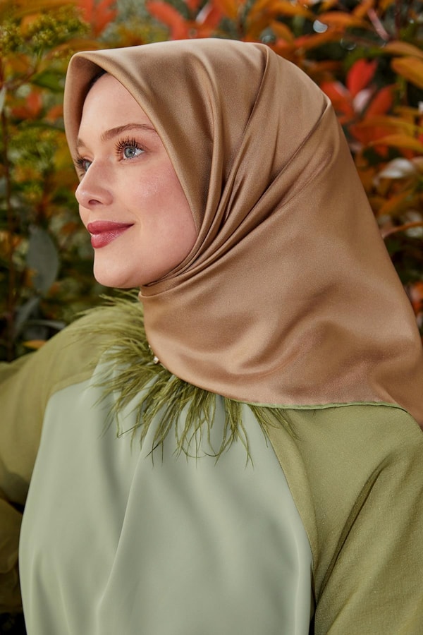 LevidorKrem-Yeşil Çift Taraflı Twill İpek Eşarp