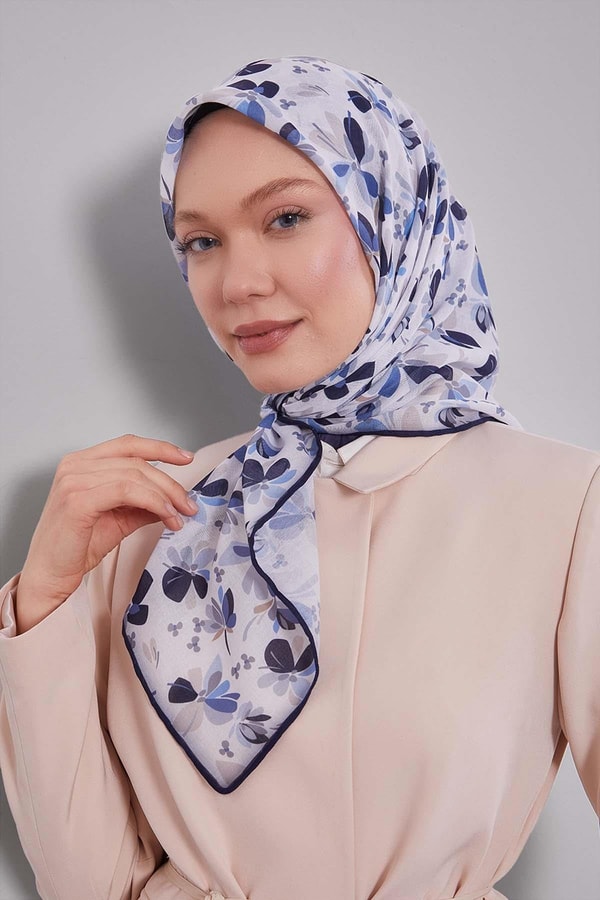 LevidorLacivert Çiçek Desen Soft Eşarp