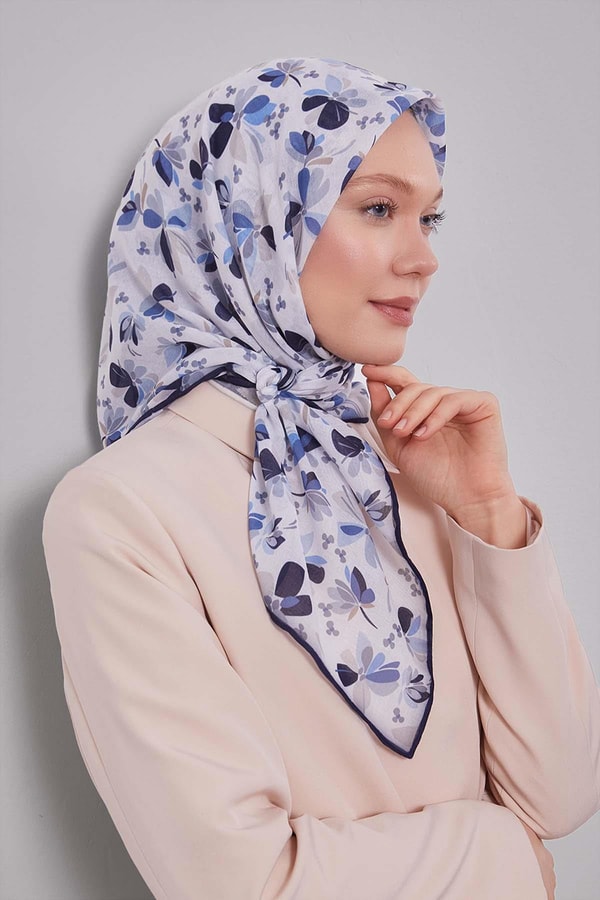 LevidorLacivert Çiçek Desen Soft Eşarp