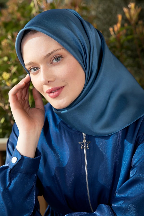 LevidorLacivert Çift Taraflı Twill İpek Eşarp