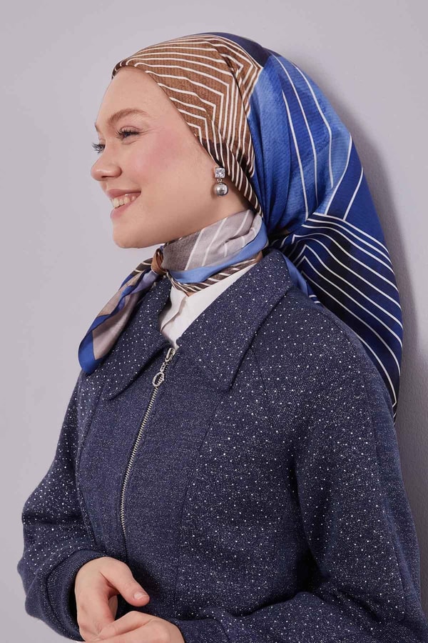 LevidorLacivert Desenli Twill İpek Eşarp