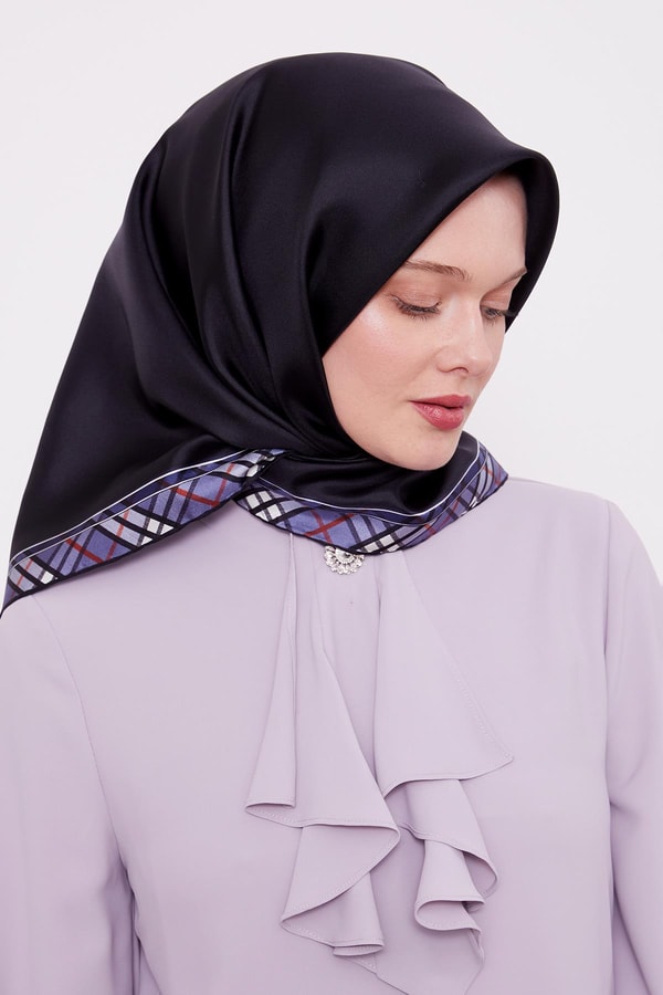 LevidorLacivert Ekose Kenar Twill İpek Eşarp