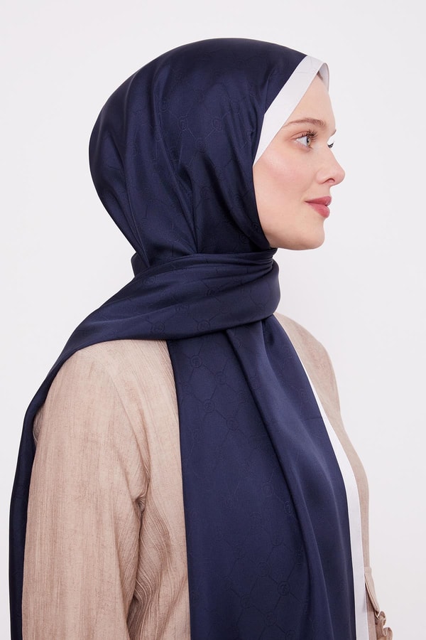 LevidorLacivert - Ekru Petek Desen Monogram İpek Şal