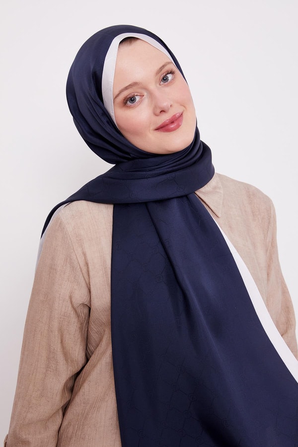 LevidorLacivert - Ekru Petek Desen Monogram İpek Şal